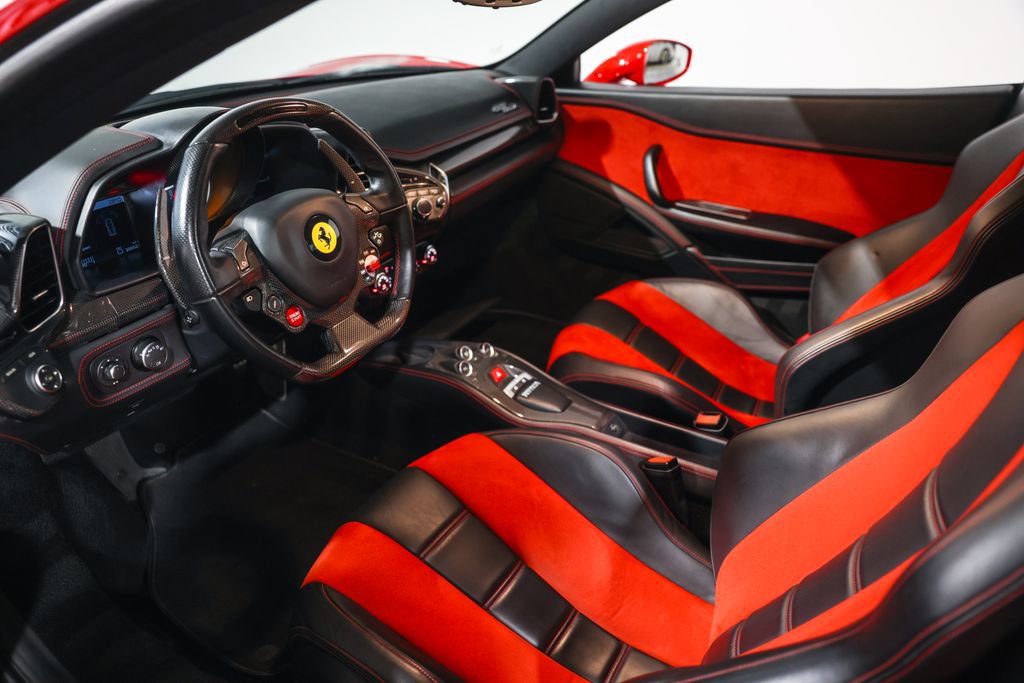 Used 2014 Ferrari 458 Italia Coupe RWD image 29