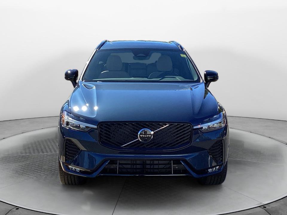 New 2027 Volvo XC60 B5 Plus AWD/4WD image 2