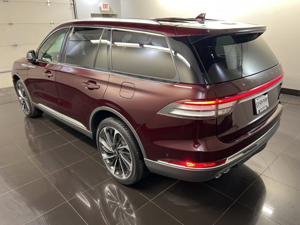 Used 2020 Lincoln Aviator Reserve w/ Equipment Group 202A image 4