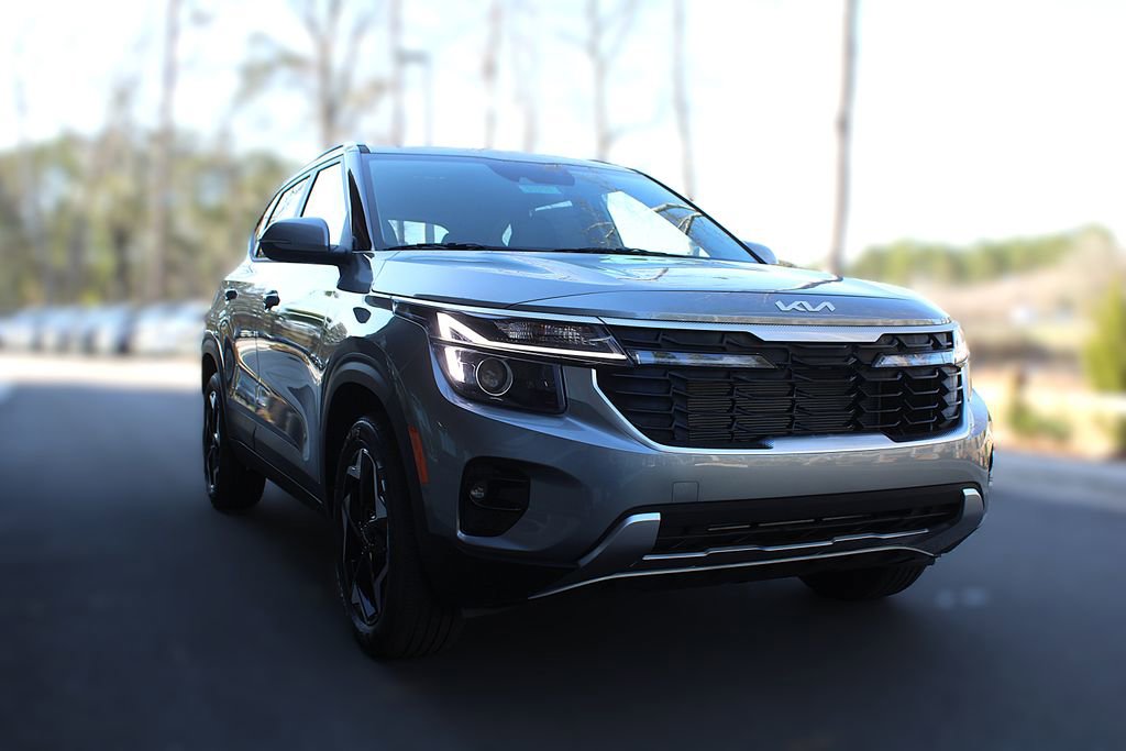 New 2026 Kia Seltos S FWD image 3