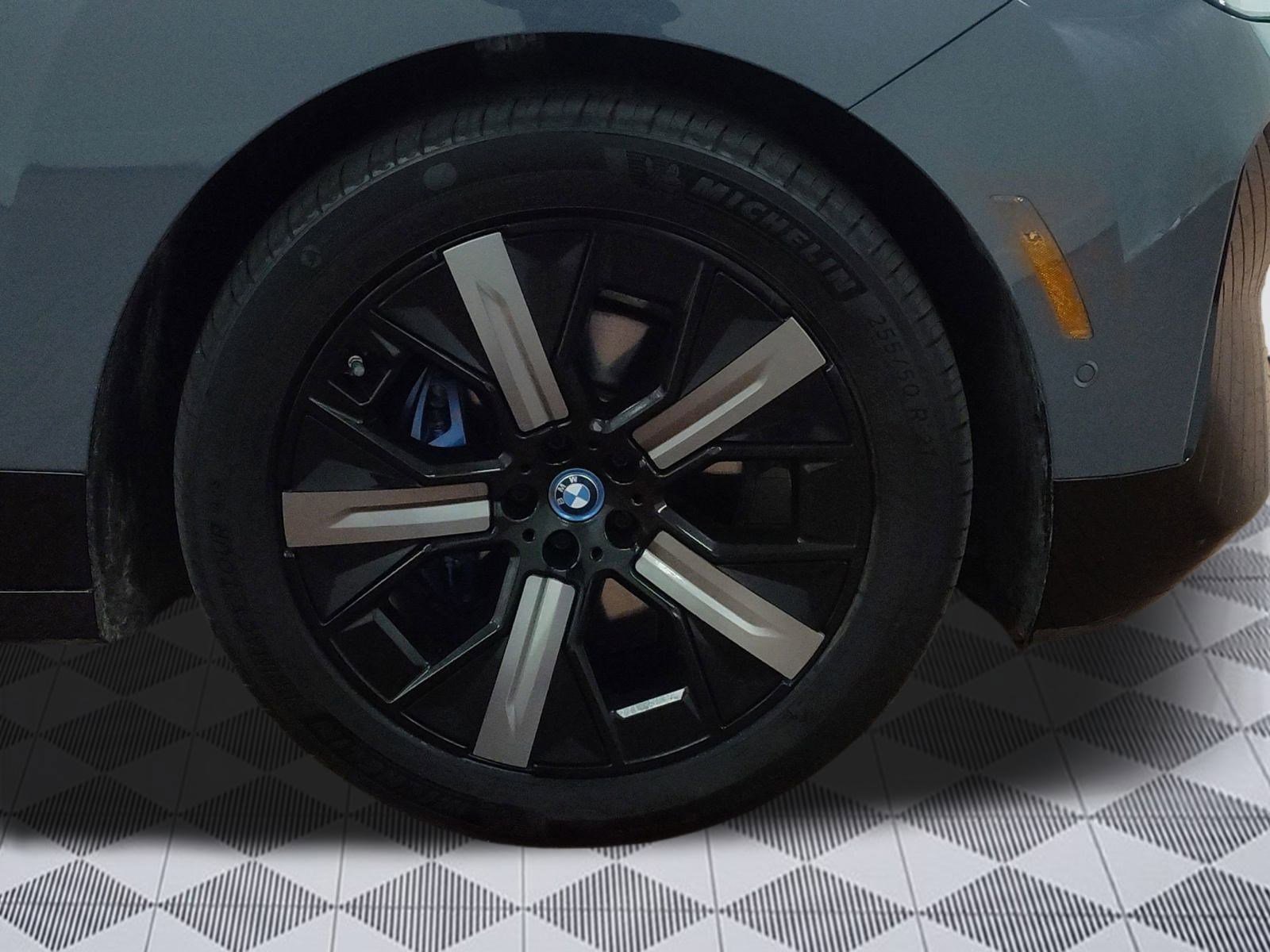 Used 2023 BMW iX xDrive50 w/ Ultimate Package 2 image 11