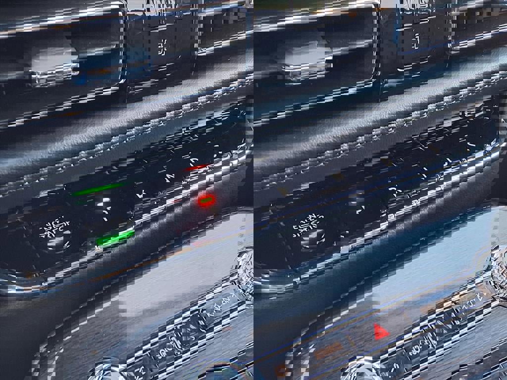 Used 2023 Lincoln Nautilus Reserve w/ Equipment Group 201A image 20