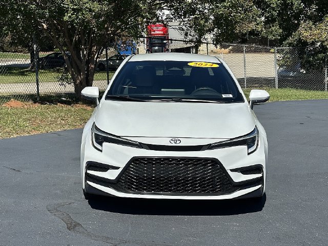 Used 2024 Toyota Corolla SE FWD image 2