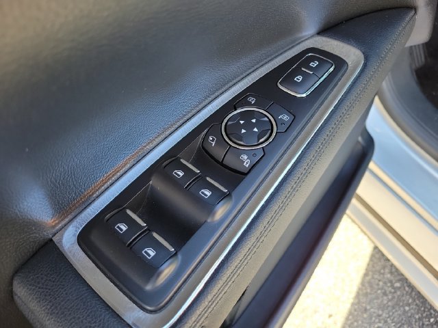Used 2018 Lincoln Continental Select w/ Continental Climate Package AWD/4WD image 9