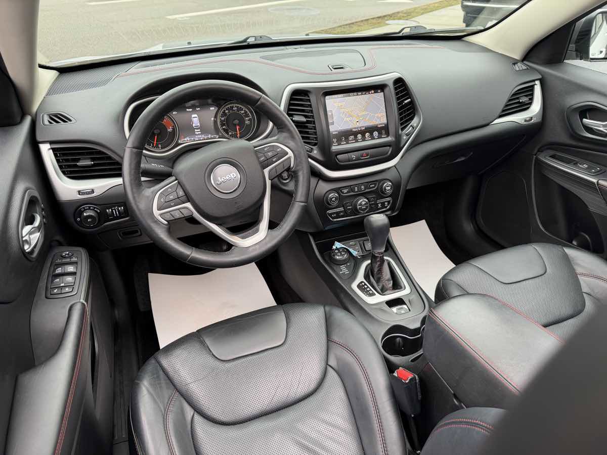 Used 2016 Jeep Cherokee Trailhawk w/ Comfort/Convenience Group image 12