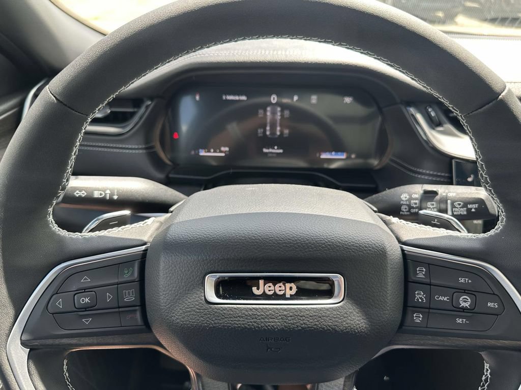 New 2026 Jeep Grand Cherokee Limited AWD/4WD image 15