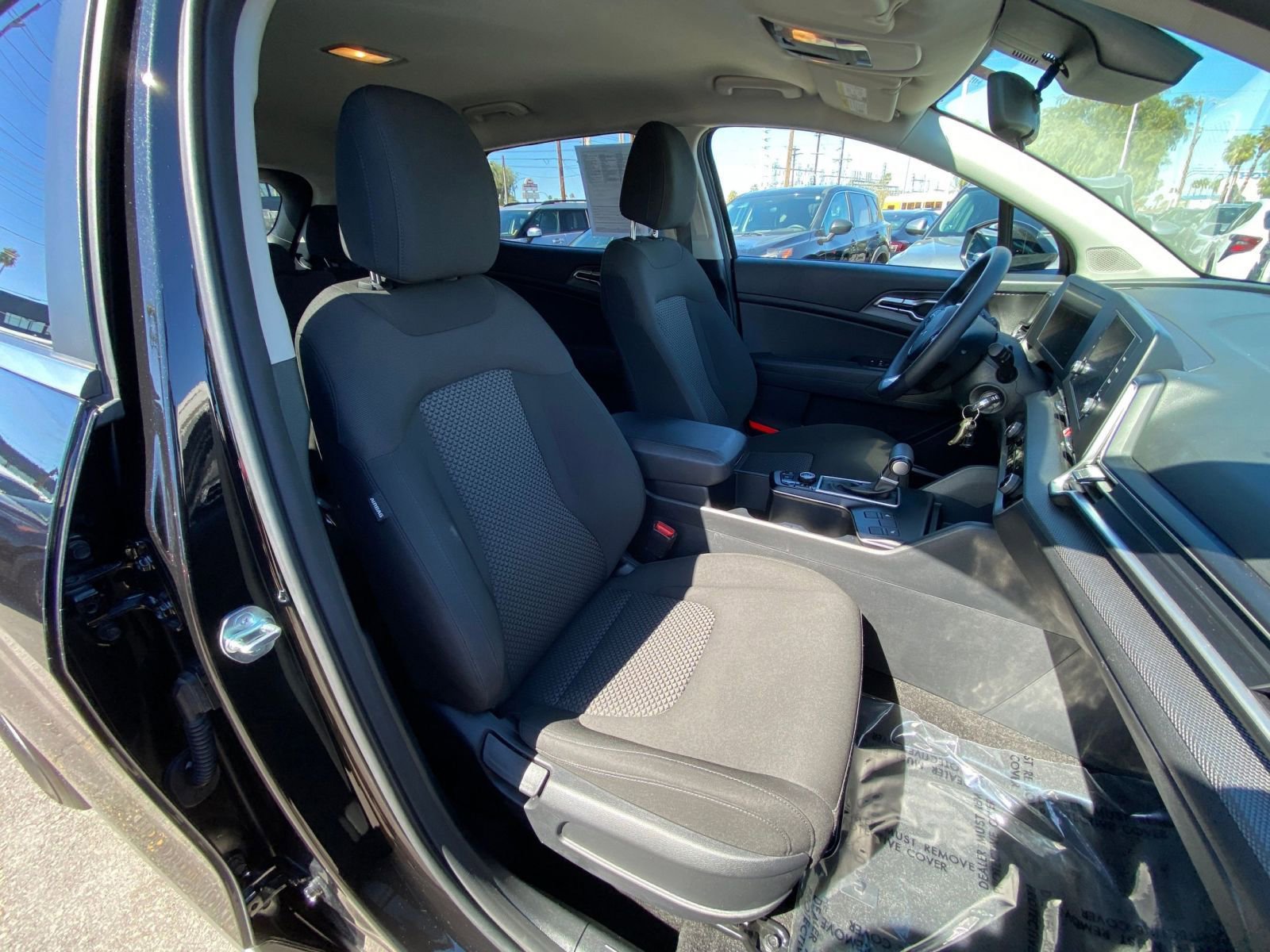 Used 2025 Kia Sportage LX image 36