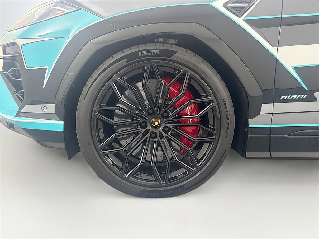 Used 2025 Lamborghini Urus SE image 35