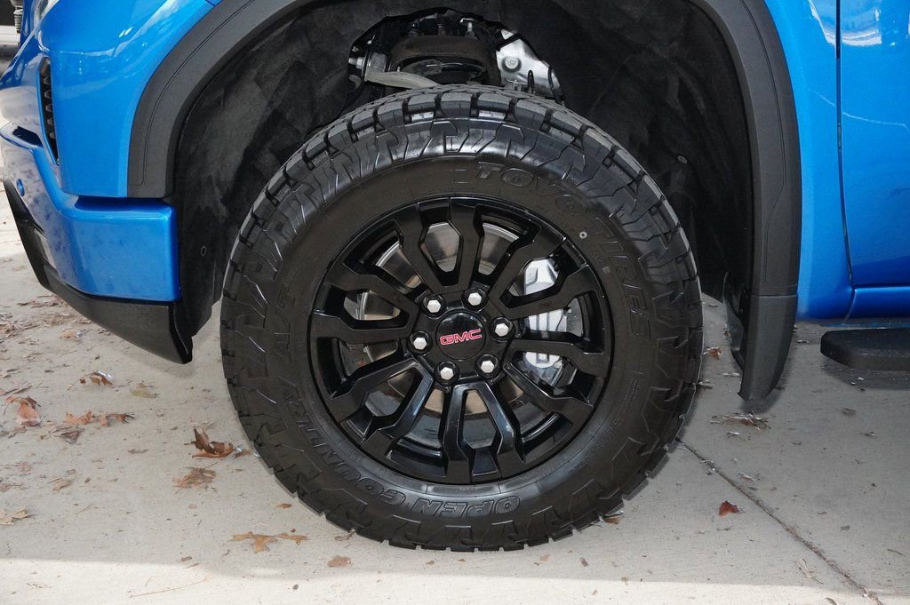 Used 2023 GMC Sierra 1500 AT4X image 11