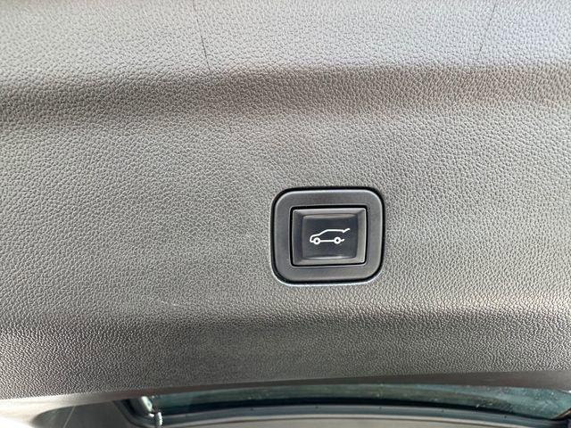 Used 2022 GMC Yukon XL Denali AWD/4WD image 29