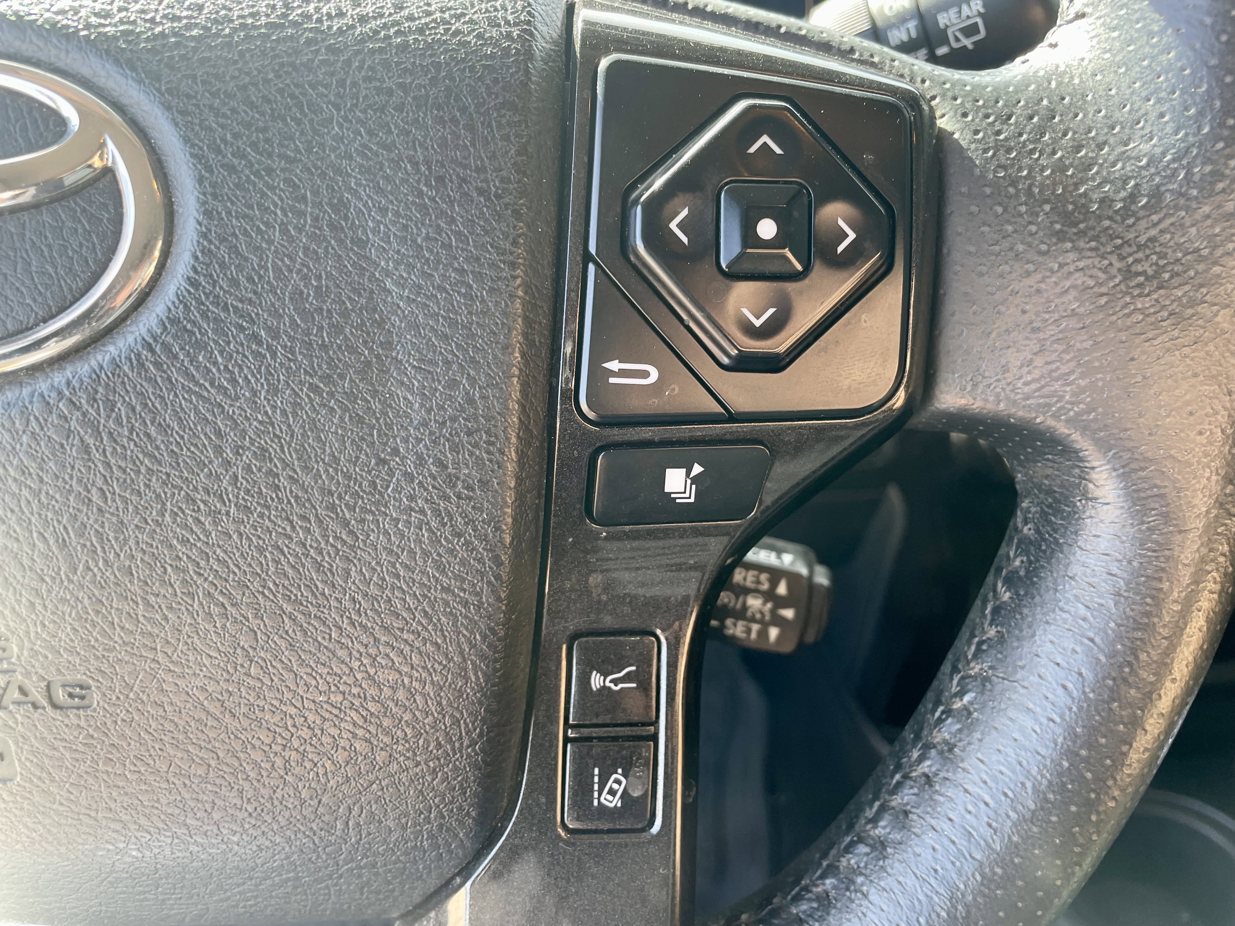 Used 2022 Toyota 4Runner TRD Off-Road AWD/4WD image 16