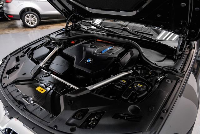 Used 2022 BMW 530e w/ Premium Package image 51