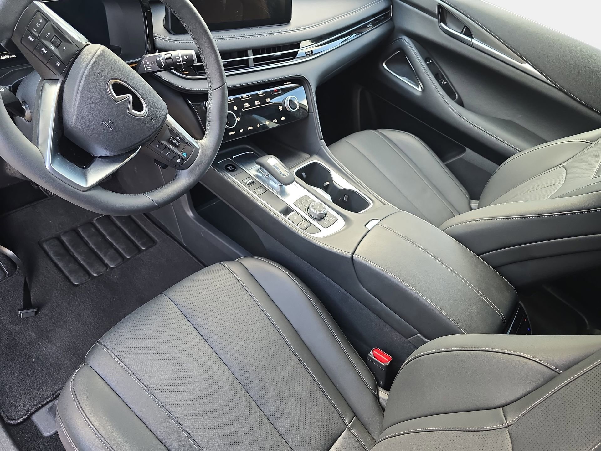 Certified 2026 INFINITI QX60 Luxe w/ Cargo Package AWD/4WD image 16