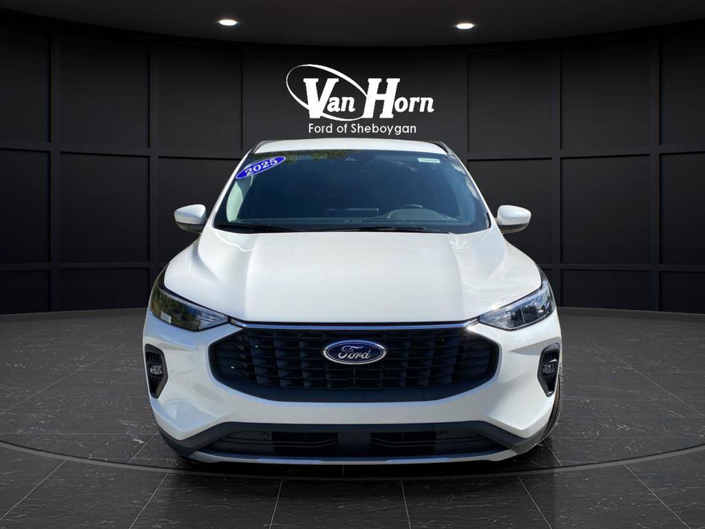 New 2025 Ford Escape SE w/ Class II Trailer Tow Package image 12