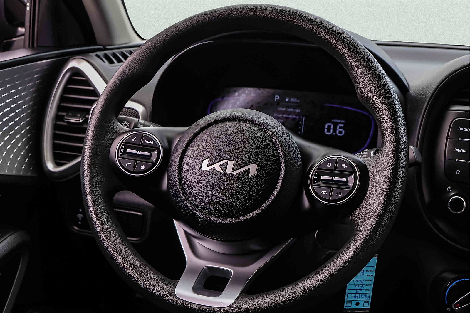 Certified 2025 Kia Soul LX w/ LX Technology Package FWD image 23