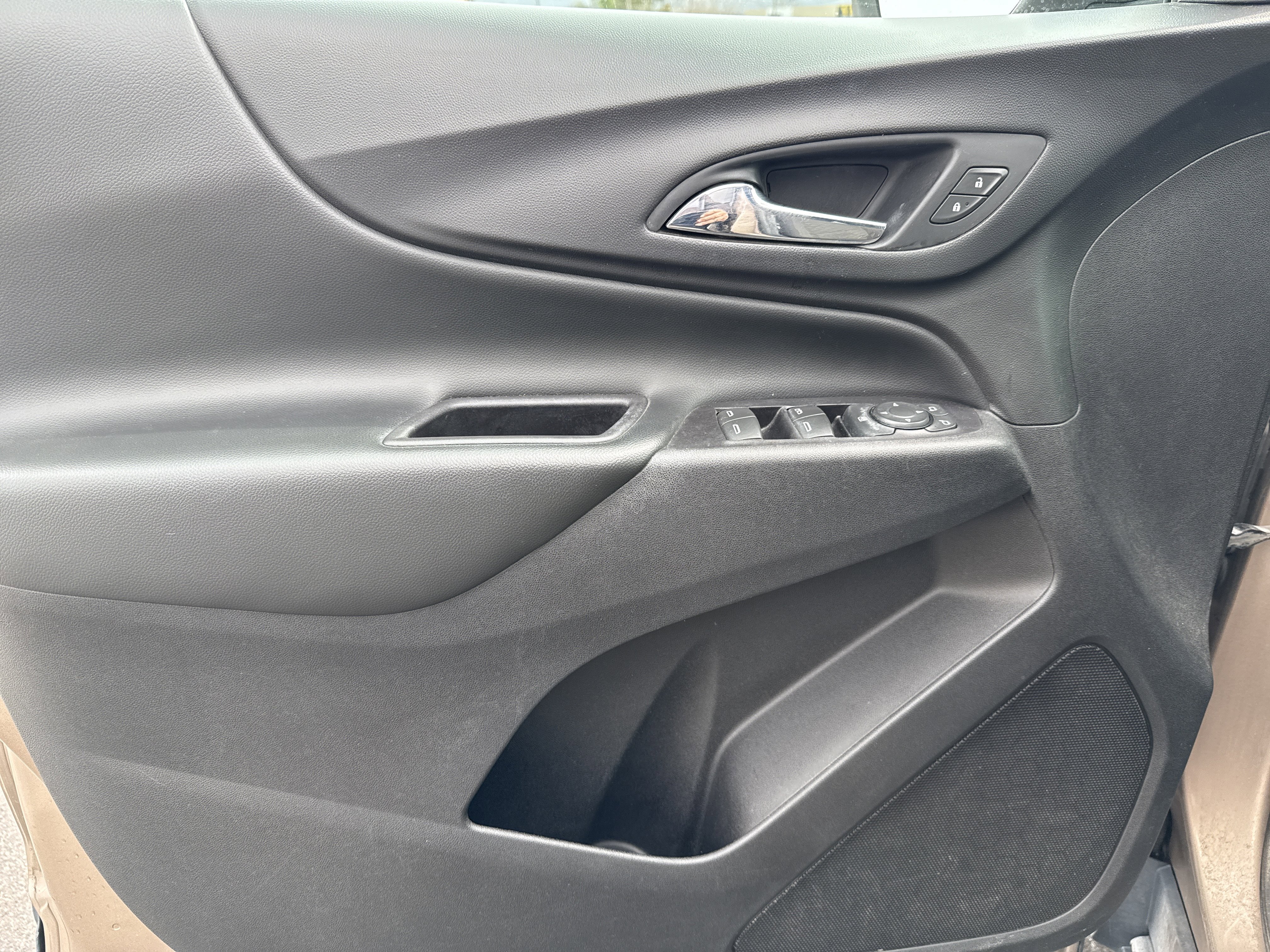 Used 2018 Chevrolet Equinox LT image 15