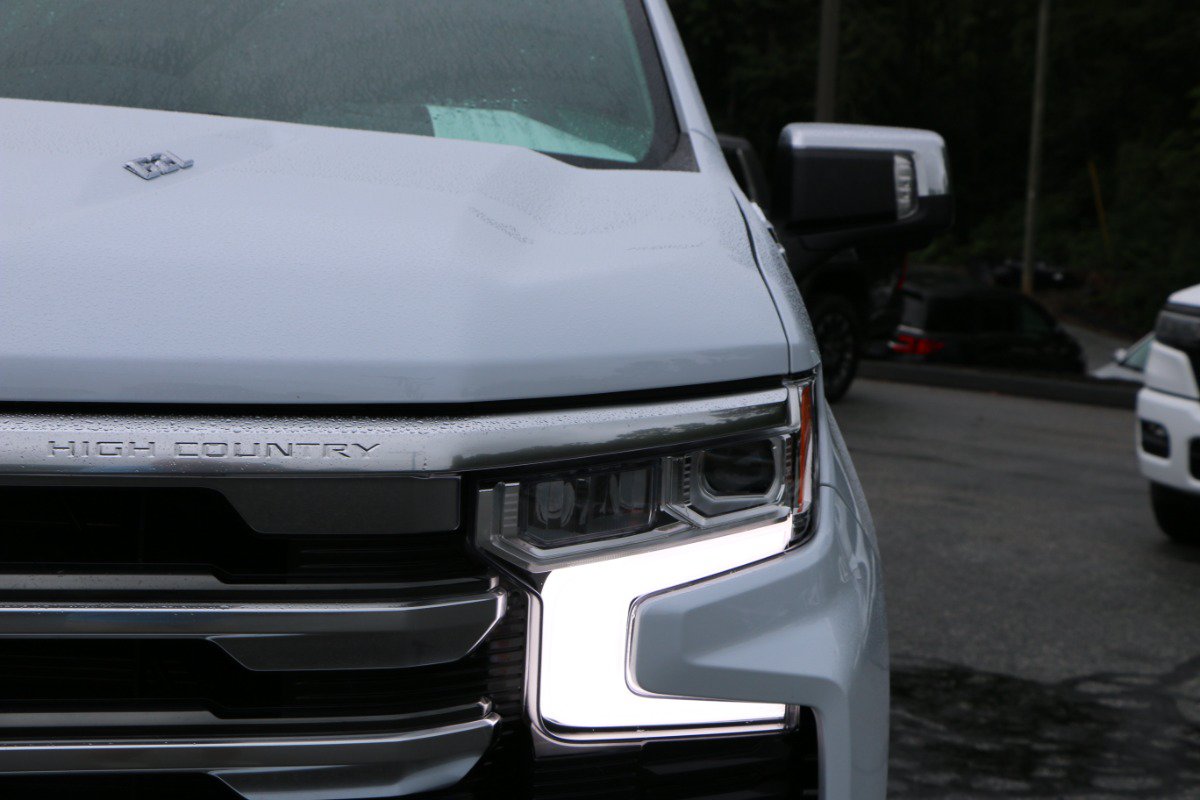 Used 2026 Chevrolet Silverado 1500 High Country AWD/4WD image 12