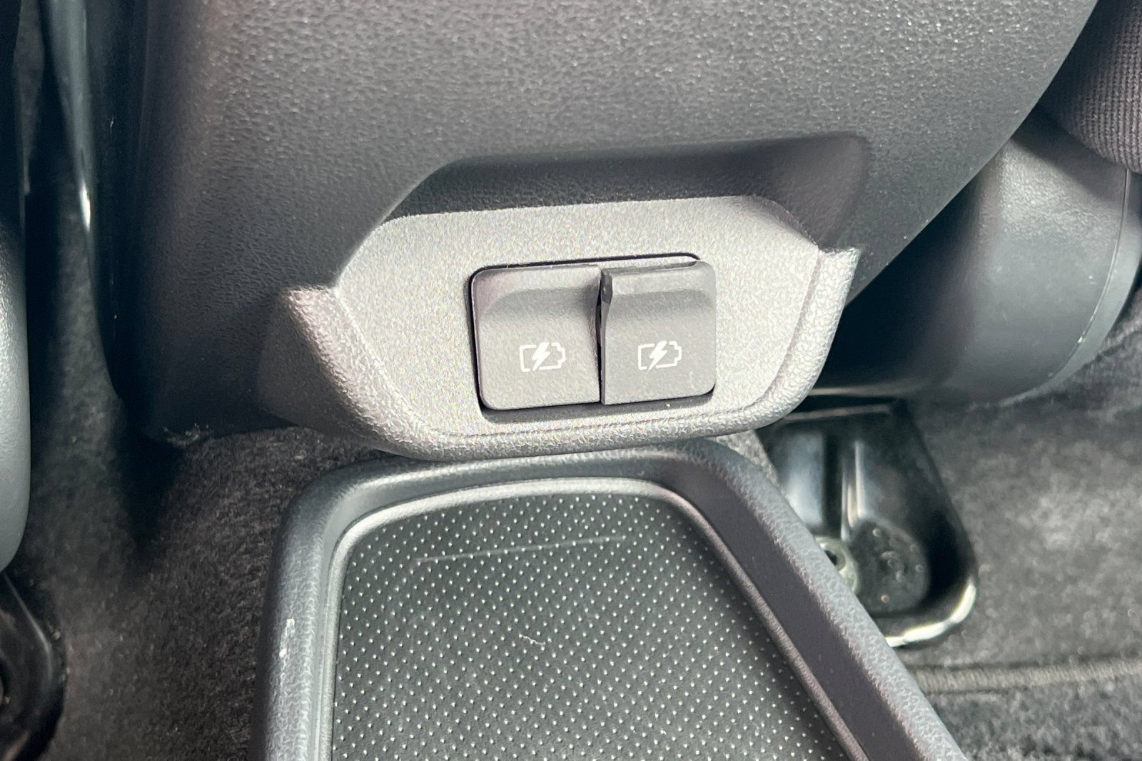 Certified 2025 Nissan Leaf S FWD image 14