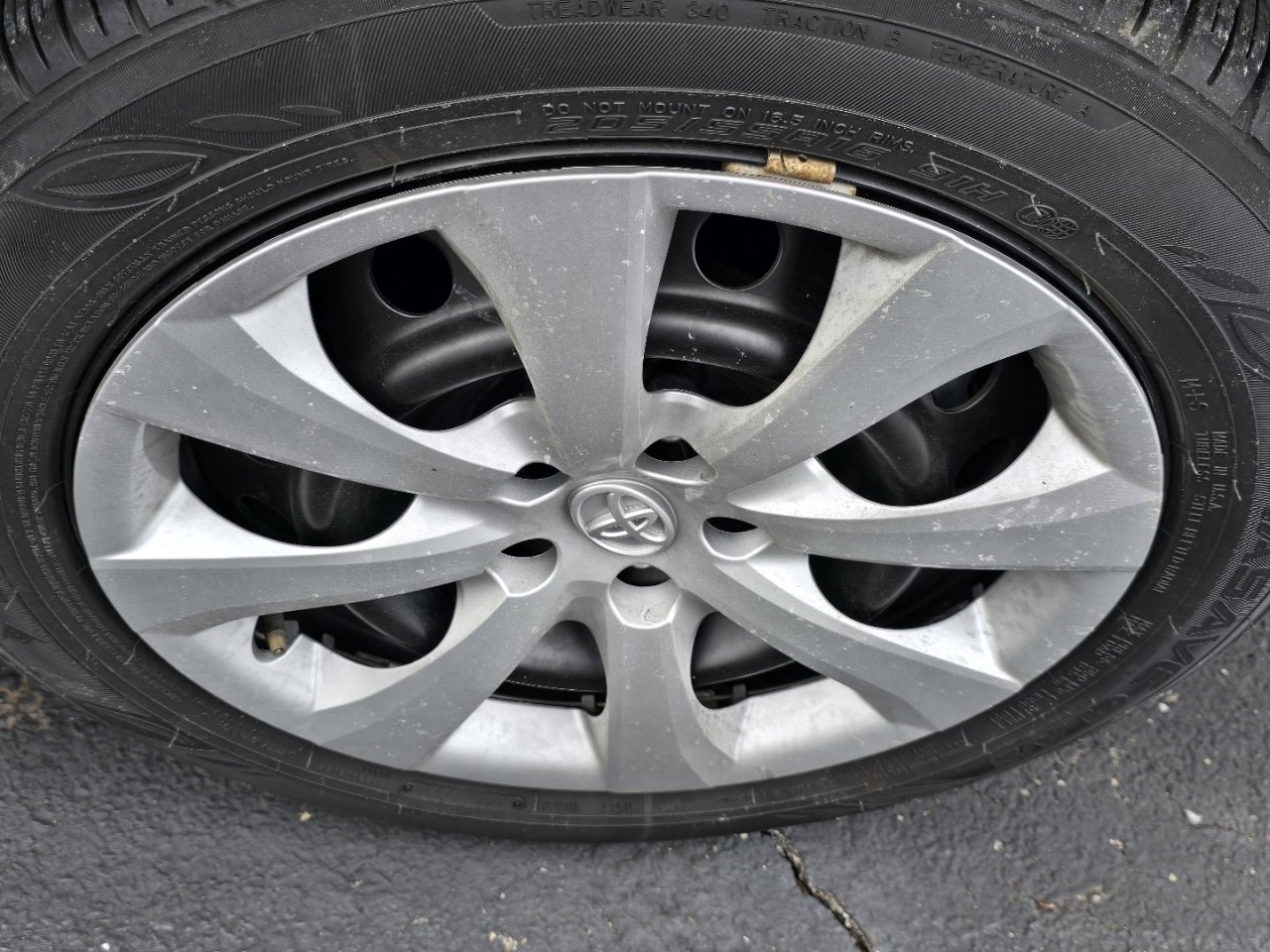 Used 2024 Toyota Corolla LE image 24