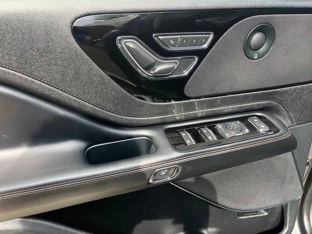 Certified 2023 Lincoln Aviator Reserve w/ Equipment Group 201A AWD/4WD image 43