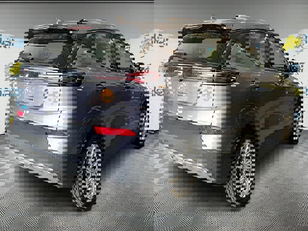 Used 2023 Chevrolet Bolt EUV LT w/ Comfort Package image 7