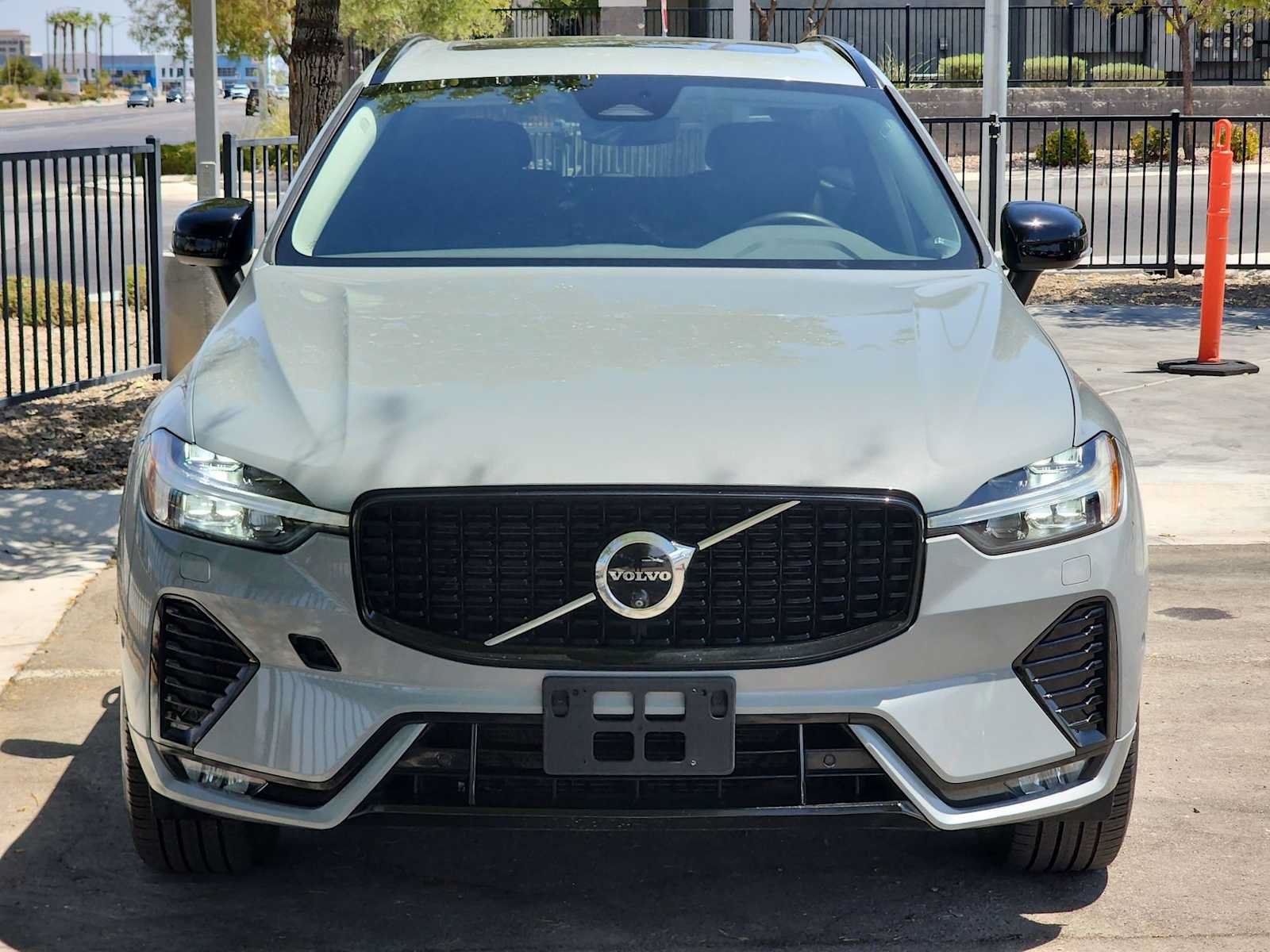 Used 2024 Volvo XC60 B5 Plus w/ Protection Package Premier AWD/4WD image 3
