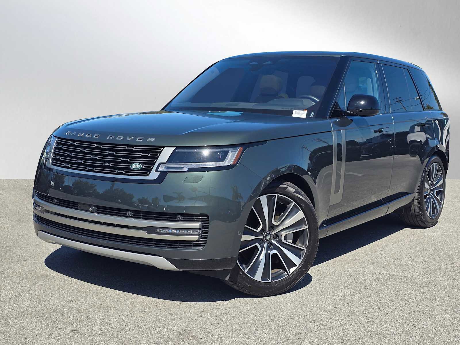 Used 2023 Land Rover Range Rover SE AWD/4WD image 1