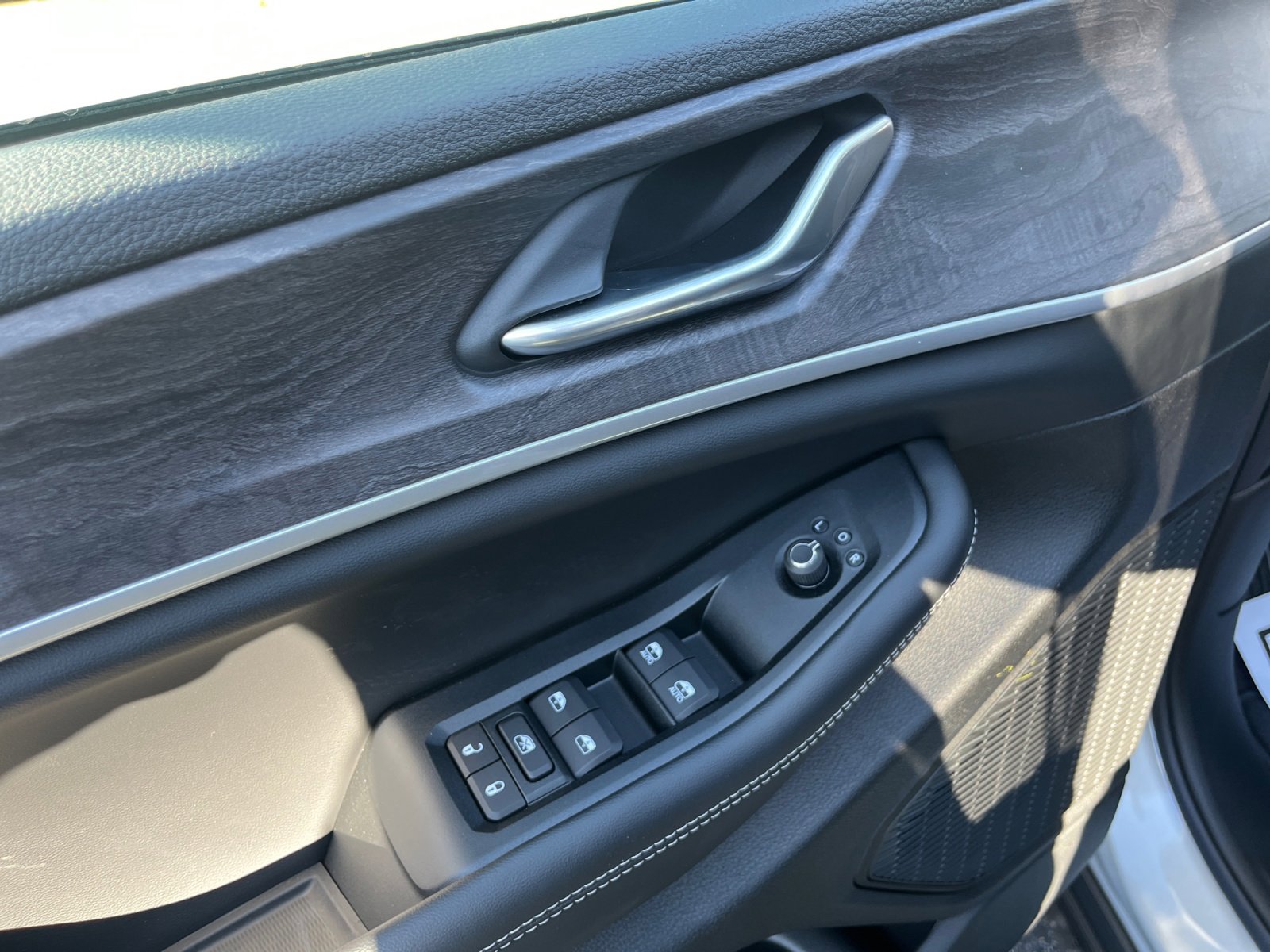 New 2026 Jeep Grand Cherokee Altitude AWD/4WD image 14