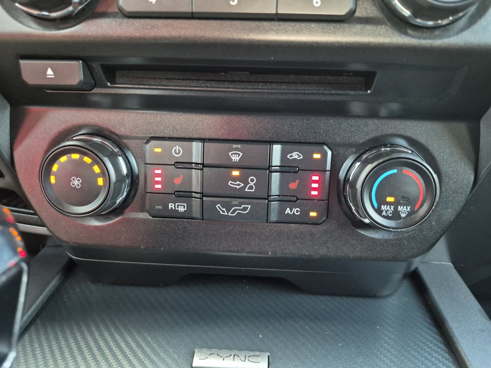 Used 2018 Ford F150 XLT w/ Equipment Group 302A Luxury AWD/4WD image 18