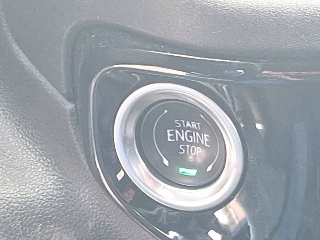 Used 2025 Chevrolet Silverado 1500 LT image 38