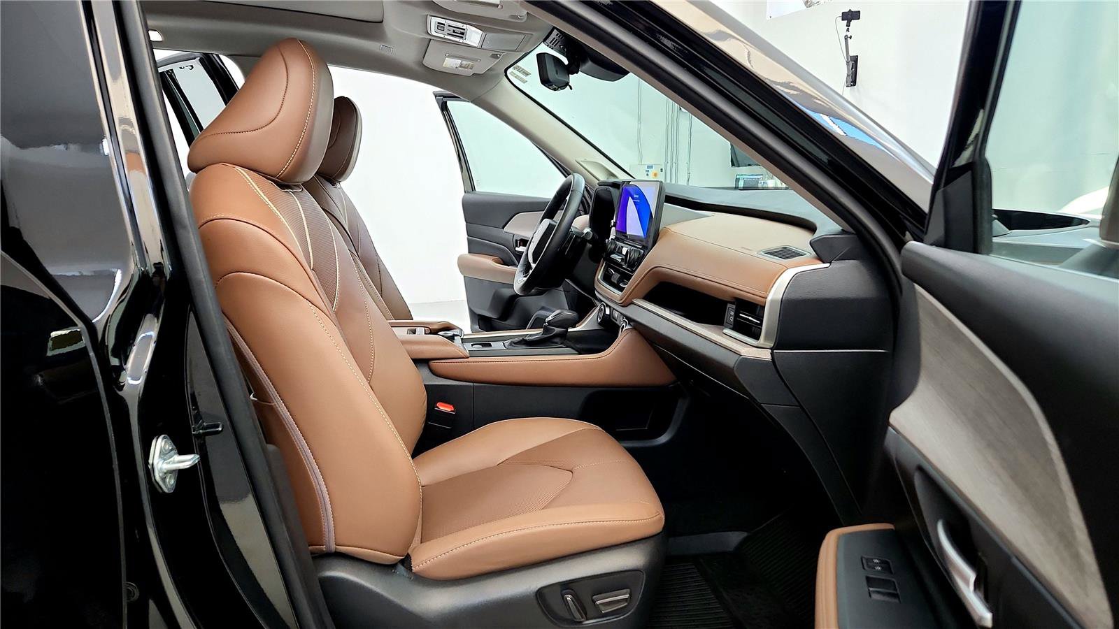 Used 2024 Toyota Grand Highlander Platinum image 18