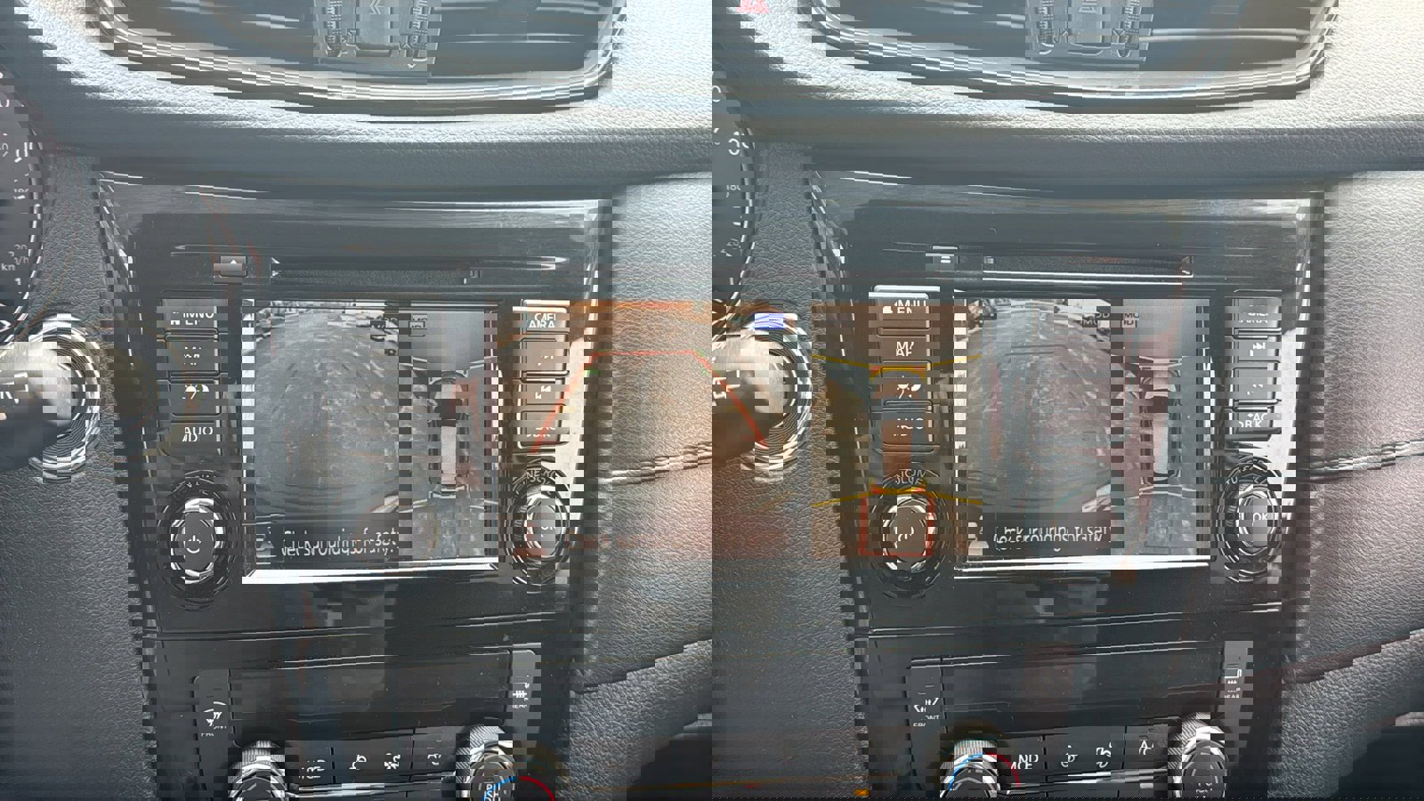 Used 2018 Nissan Rogue SV w/ Premium Package image 14