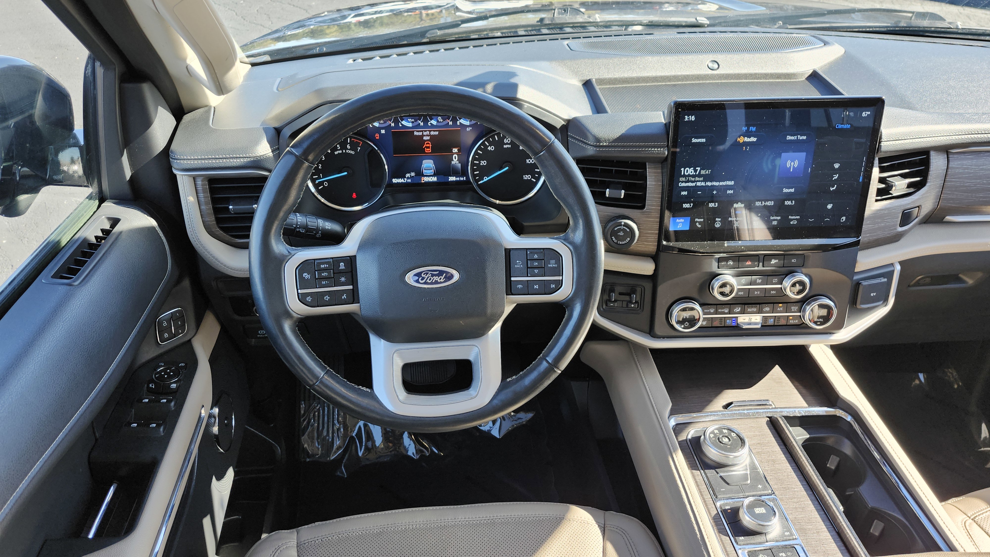 Used 2023 Ford Expedition Limited image 21