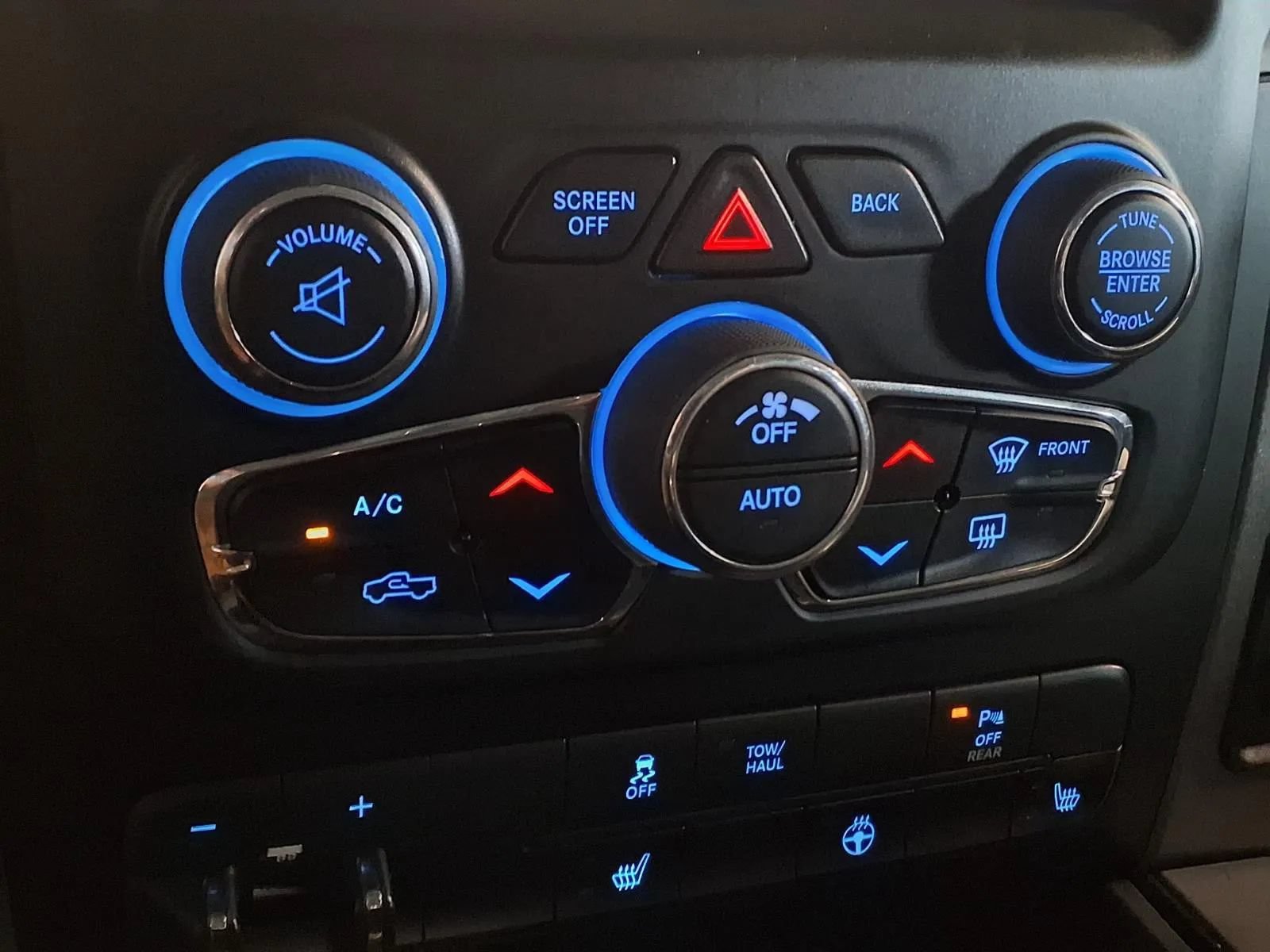 Used 2022 RAM 1500 Express w/ Wheel & Sound Group AWD/4WD image 17