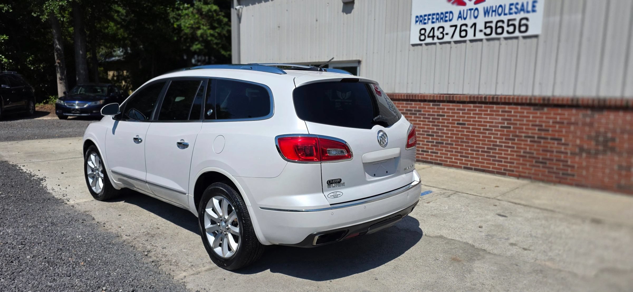 Used 2016 Buick Enclave Premium w/ Experience Buick Package FWD image 5