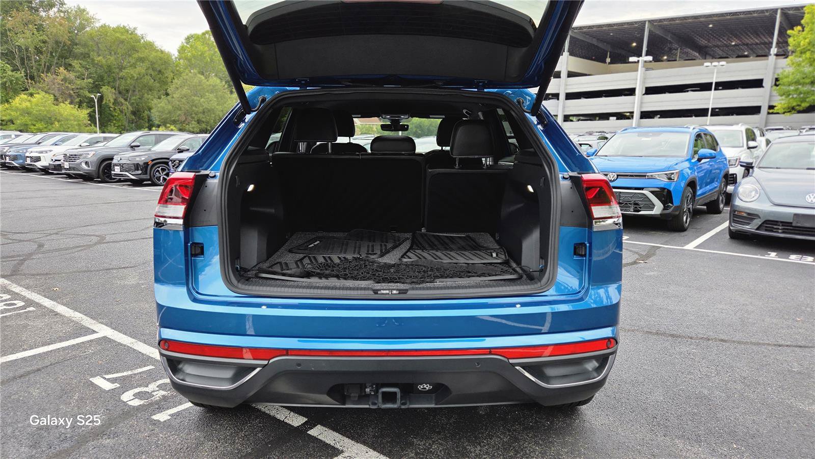 Certified 2024 Volkswagen Atlas Cross Sport SE w/ Black Wheel Package AWD/4WD image 5