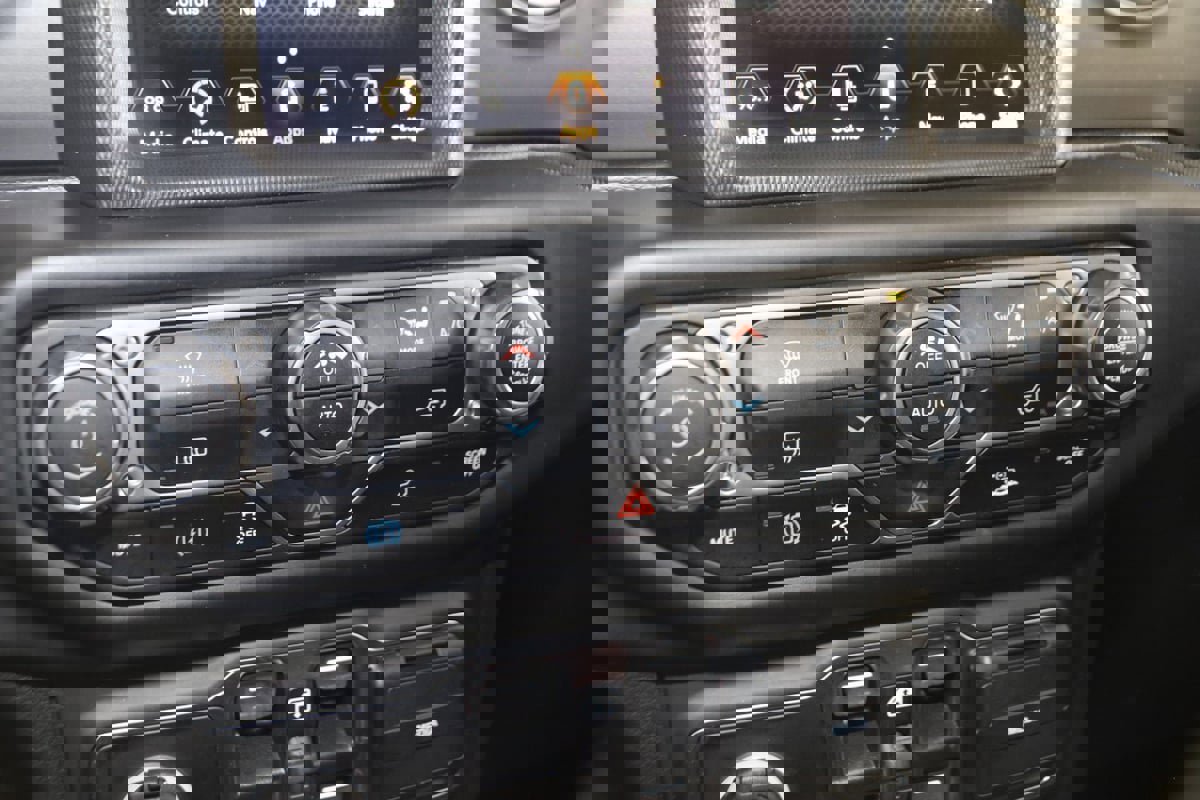 Used 2021 Jeep Wrangler Unlimited Rubicon 4xe image 29