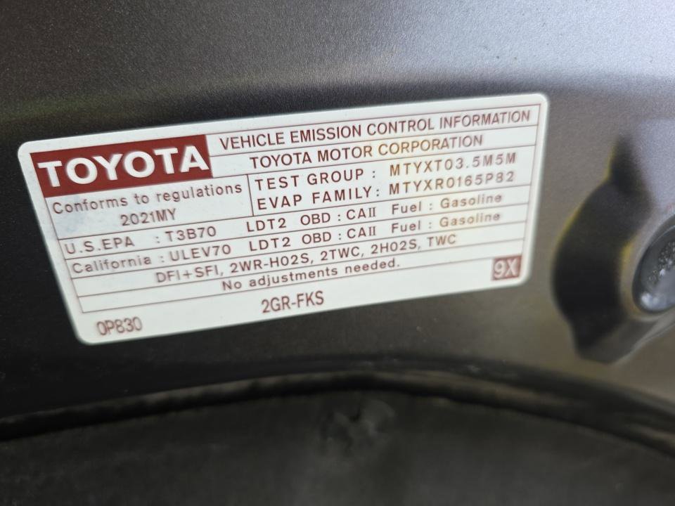 Used 2021 Toyota Highlander XLE image 22