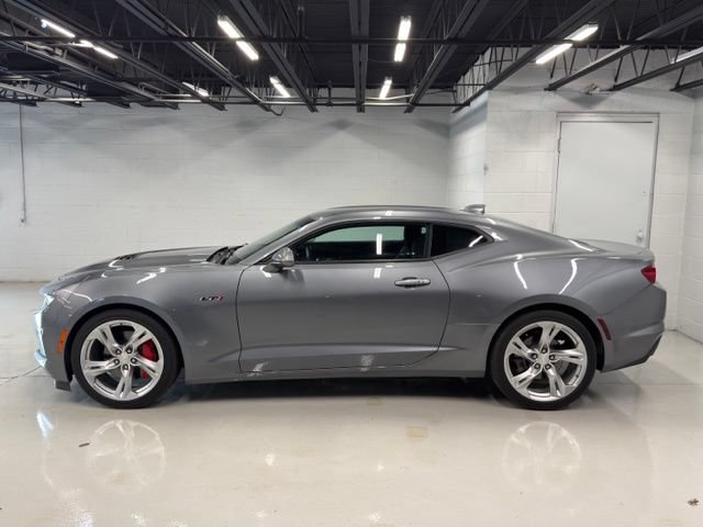 Used 2021 Chevrolet Camaro LT RWD image 4