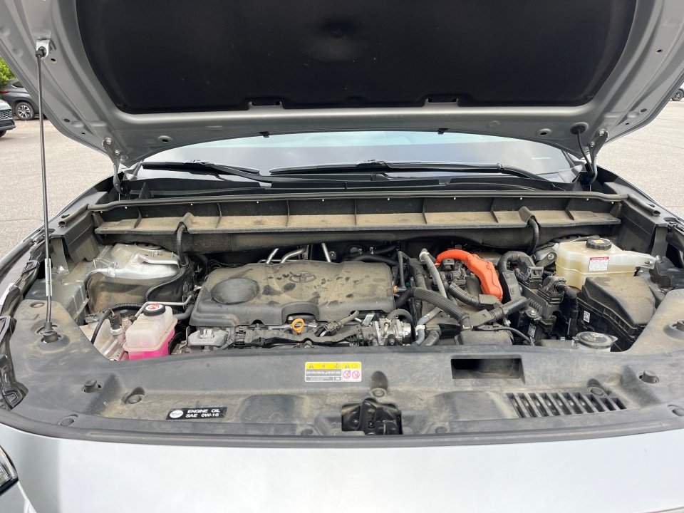 Used 2022 Toyota Highlander XLE AWD/4WD image 16
