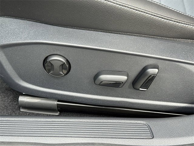 New 2025 Volkswagen Jetta SE image 32