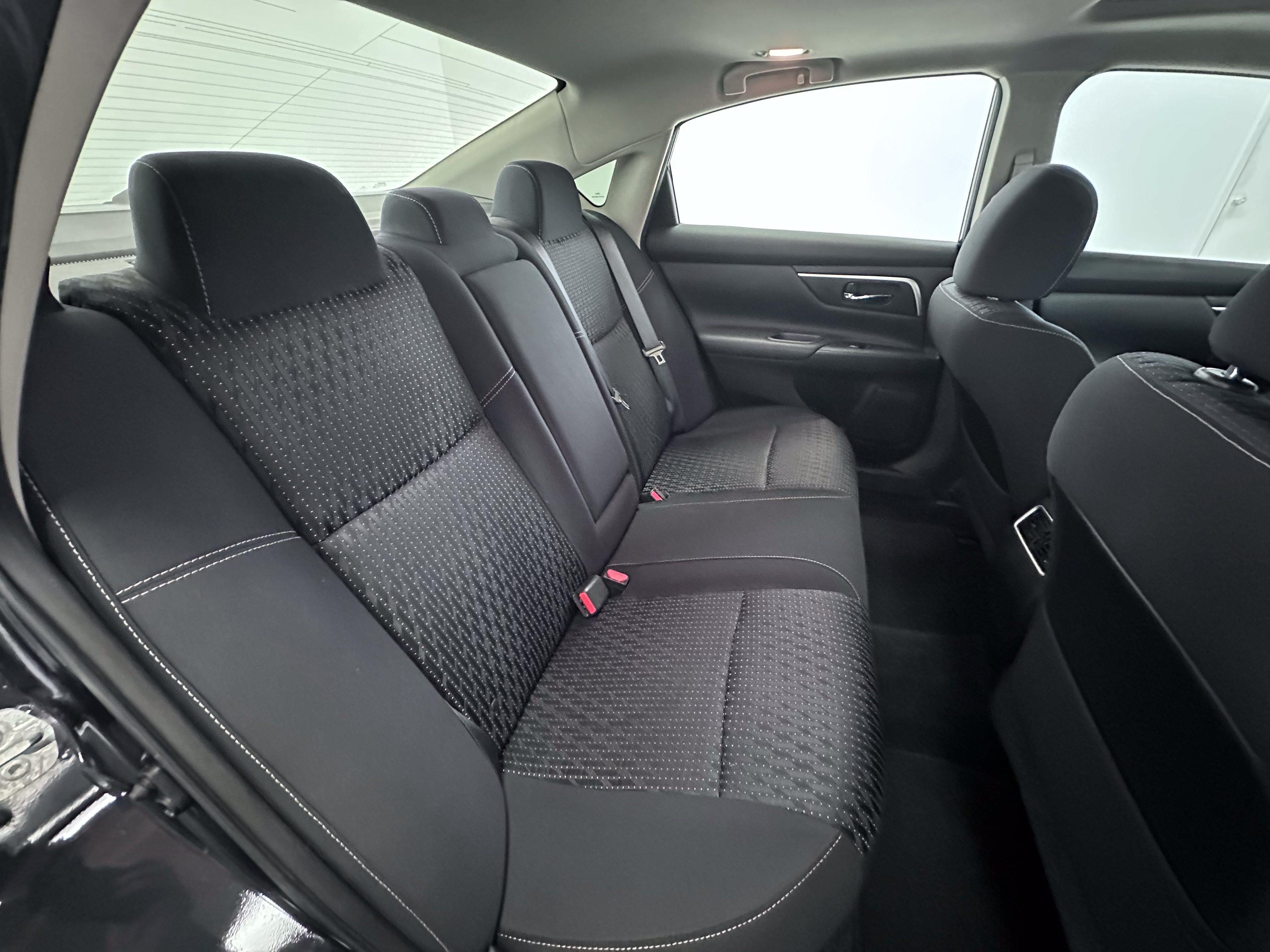Used 2016 Nissan Altima 2.5 SV w/ Convenience Package FWD image 28