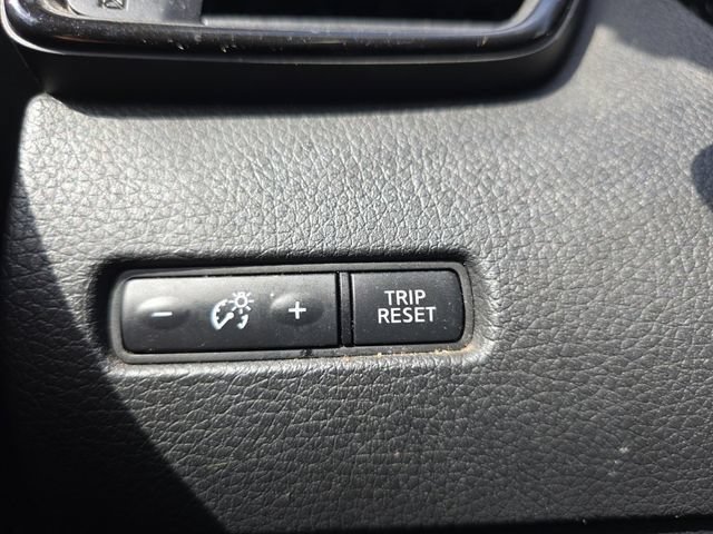 Used 2019 Nissan Rogue S w/ Special Edition Package FWD image 28