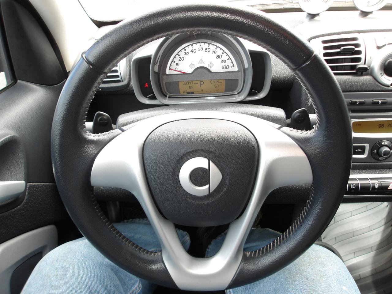 Used 2009 smart fortwo passion RWD image 12