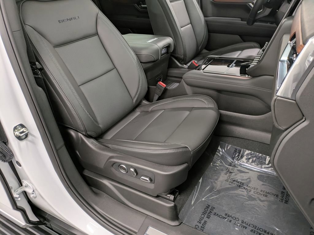 Used 2026 GMC Yukon XL Denali w/ Sun & Power Step Package AWD/4WD image 29