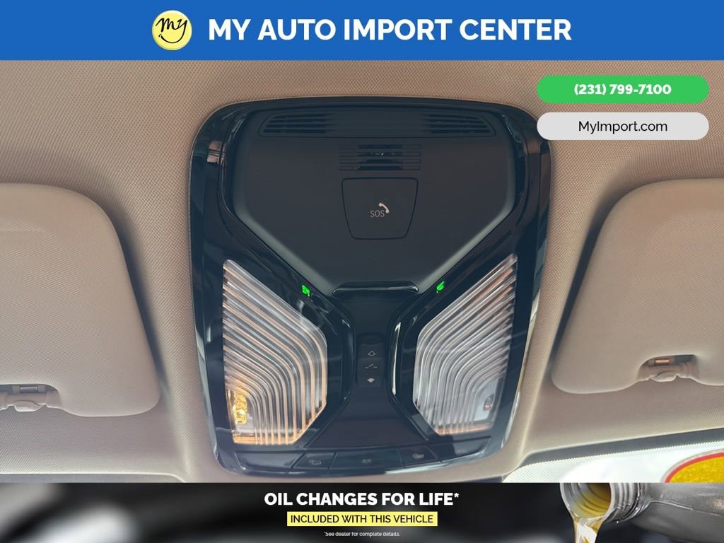 Used 2024 BMW X7 xDrive40i w/ Premium Package image 25