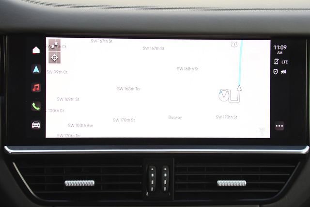 Used 2022 Porsche Cayenne Platinum Edition image 19