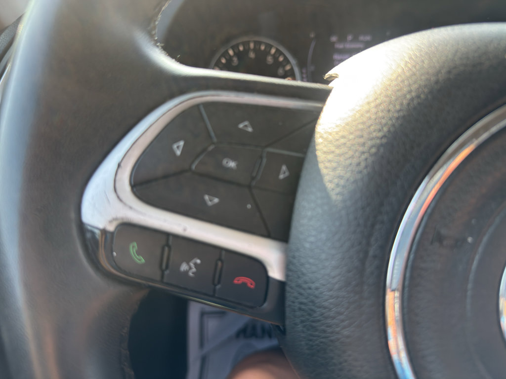 Used 2020 Jeep Renegade Latitude FWD image 27
