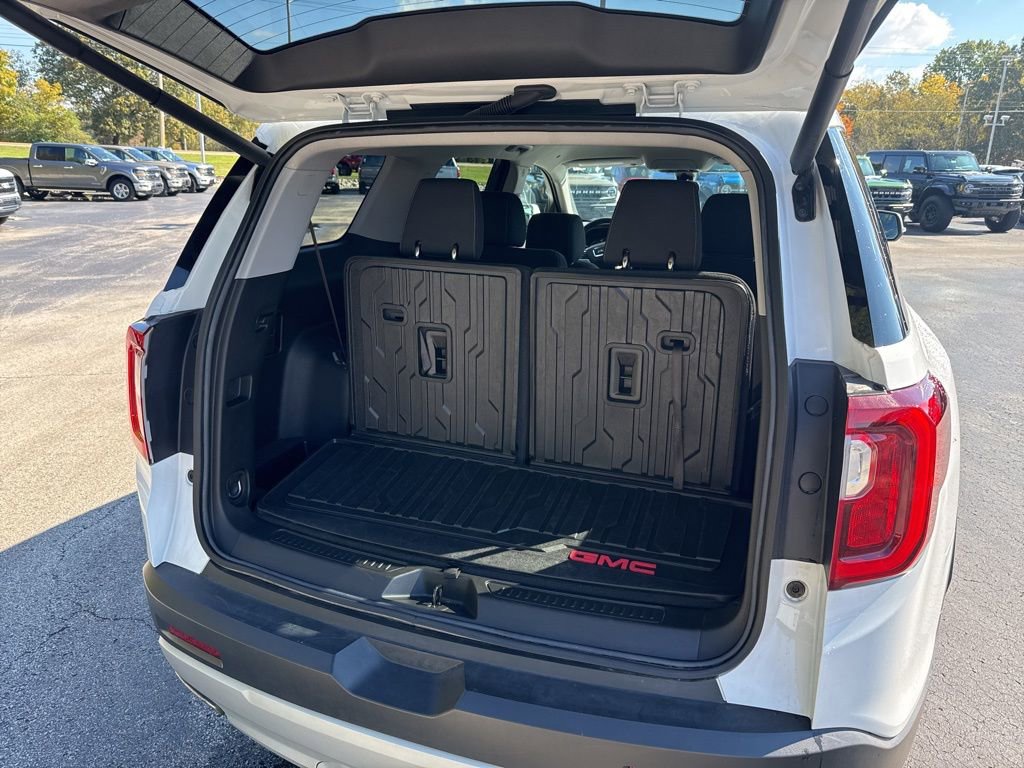 Used 2023 GMC Acadia SLE w/ Driver Convenience Package image 10