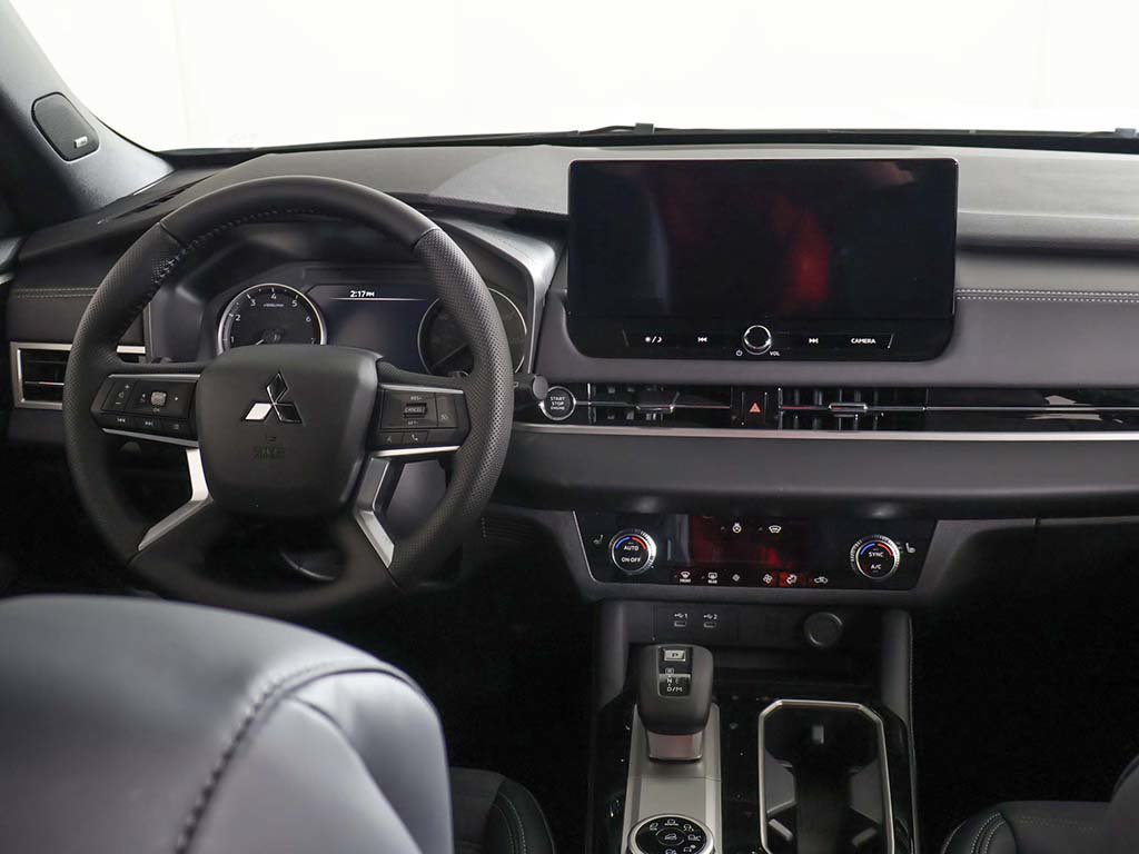 New 2026 Mitsubishi Outlander LE AWD/4WD image 35